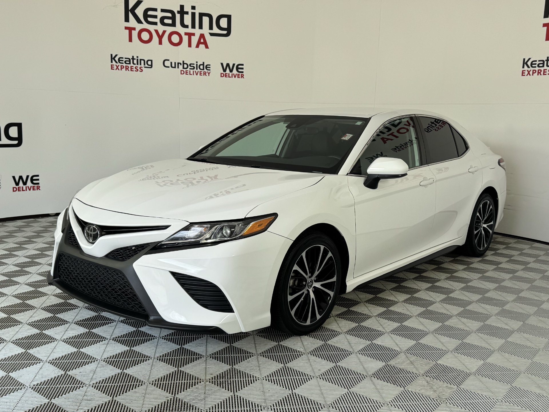 Used 2020 Toyota Camry SE FWD image 8