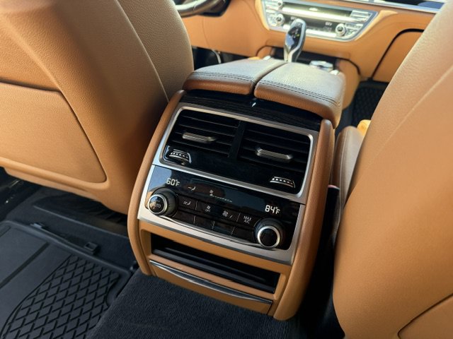 Used 2021 BMW 740i xDrive w/ M Sport Package AWD/4WD image 17