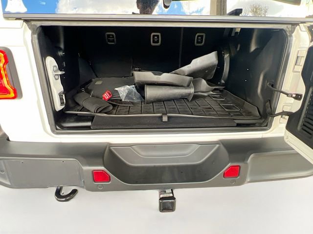 Used 2018 Jeep Wrangler Unlimited Sahara image 28