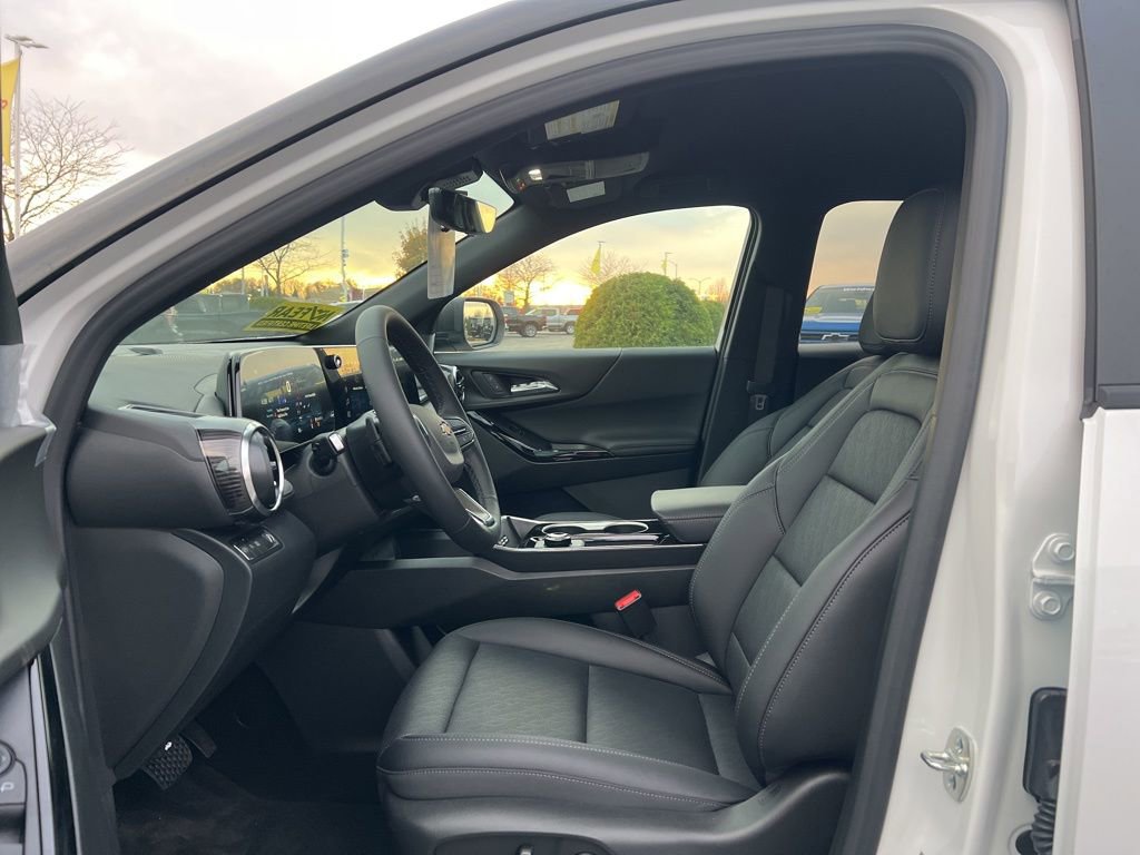New 2026 Chevrolet Equinox LT w/ Convenience Package II image 11
