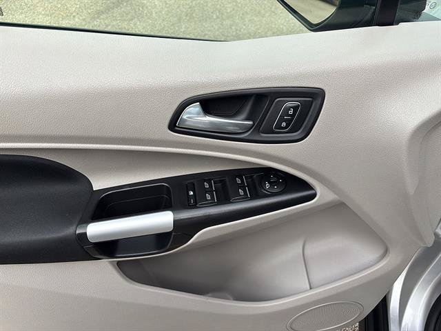 Used 2022 Ford Transit Connect XLT FWD image 14
