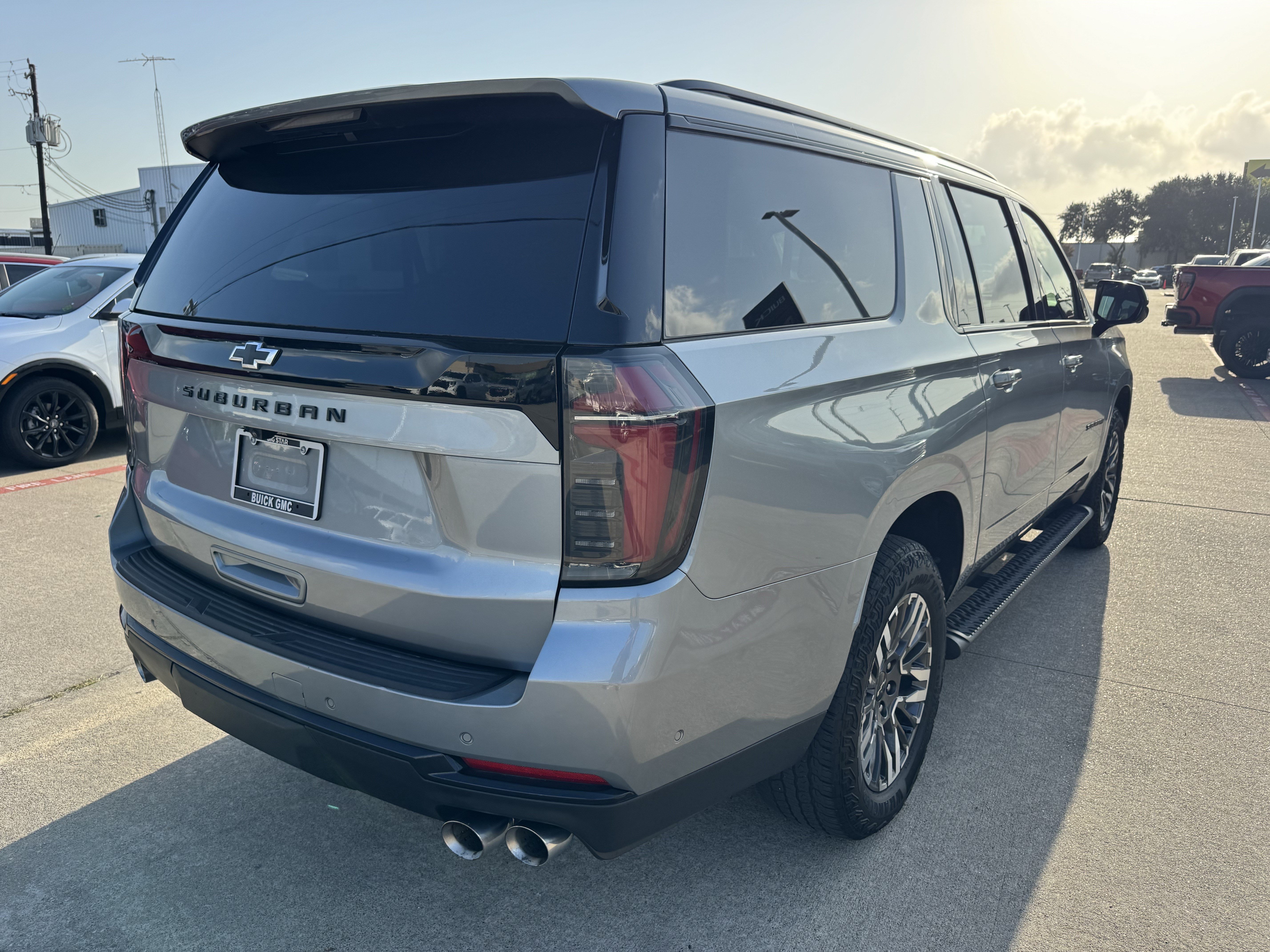 Used 2025 Chevrolet Suburban Z71 AWD/4WD image 6