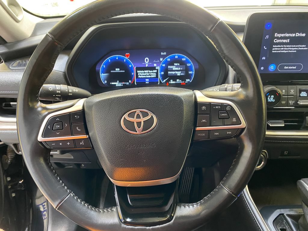 Used 2025 Toyota Grand Highlander FWD image 32