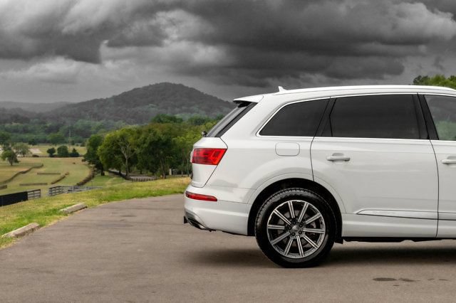 Used 2019 Audi Q7 3.0T Premium Plus w/ Premium Plus Package AWD/4WD image 2