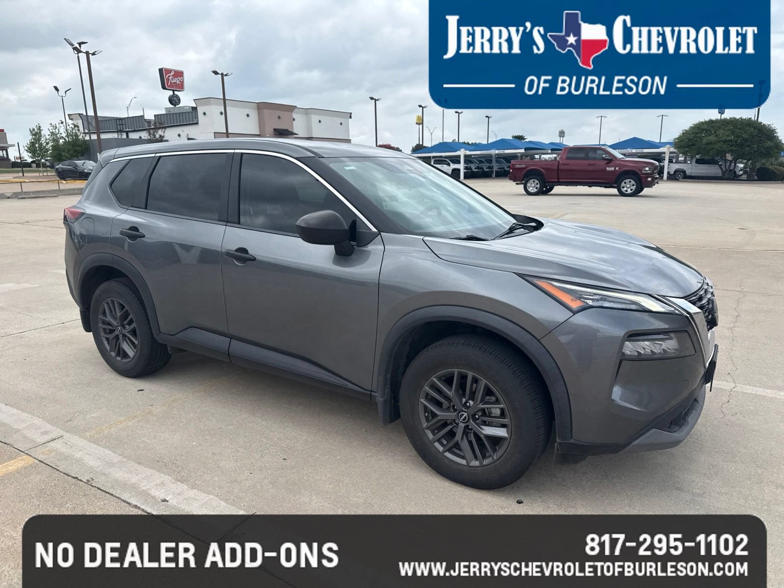 Used 2023 Nissan Rogue S FWD image 4