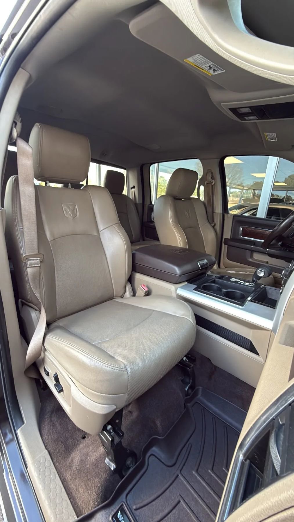 Used 2011 RAM 1500 Laramie image 22