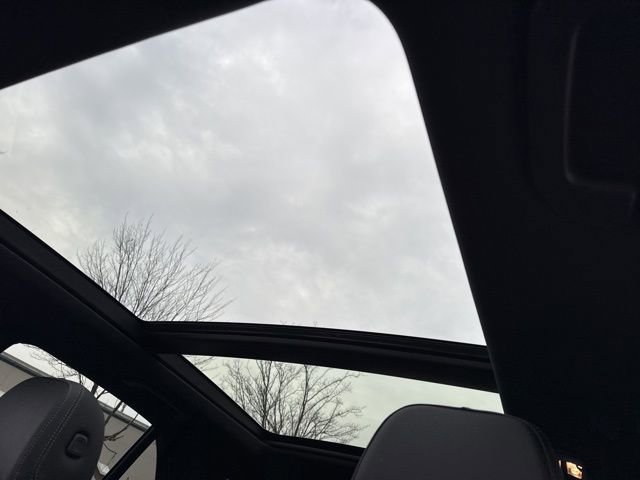 Used 2025 Mercedes-Benz GLE 450e 4MATIC w/ Winter Package image 6