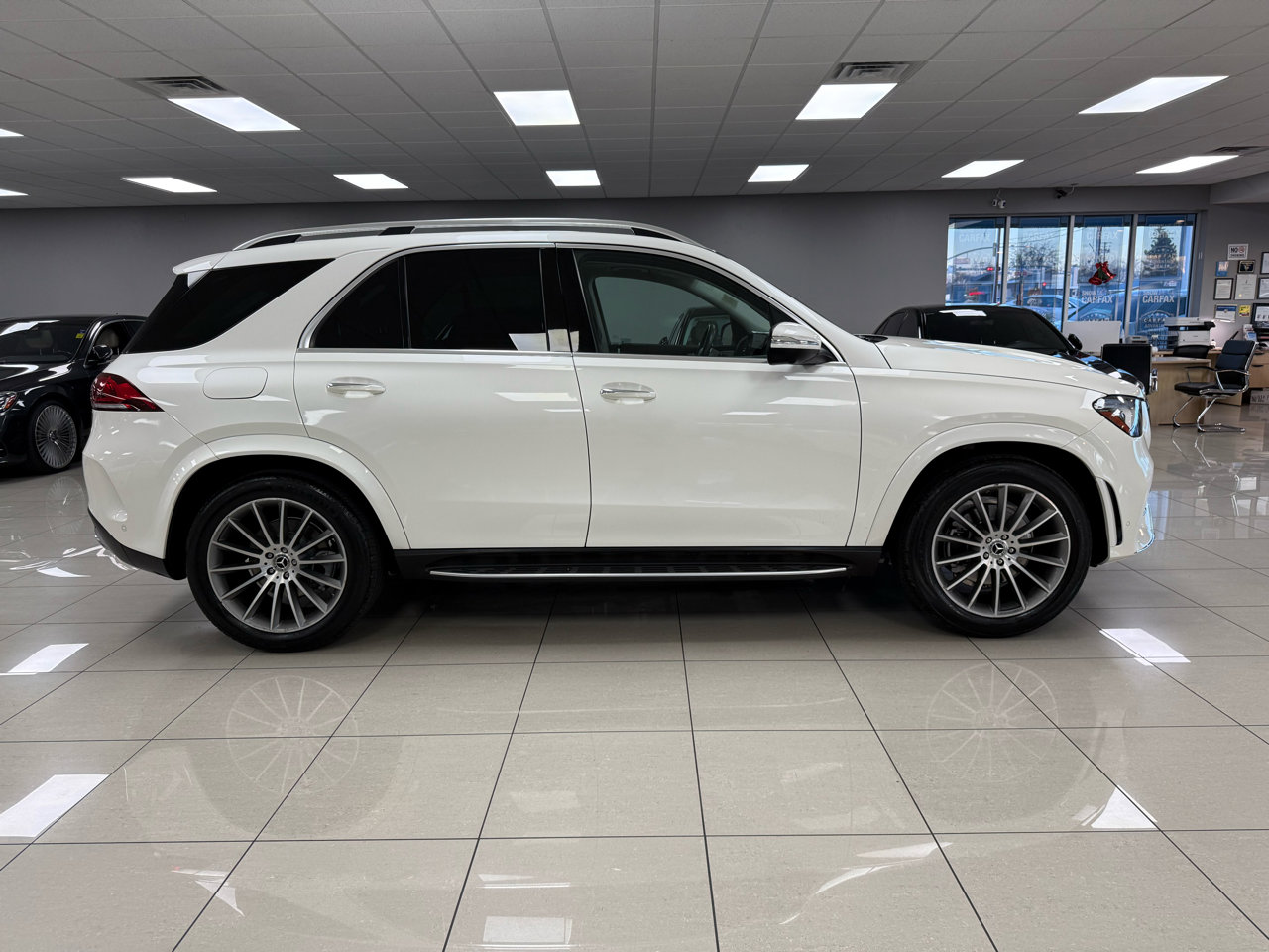 Used 2020 Mercedes-Benz GLE 350 4MATIC image 3