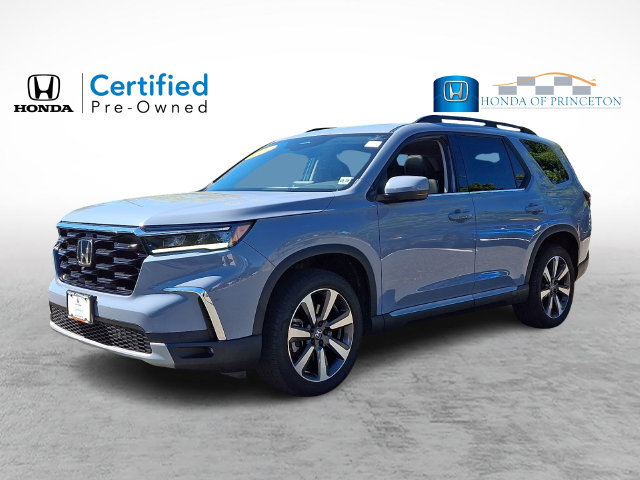 Certified 2024 Honda Pilot Touring image 3