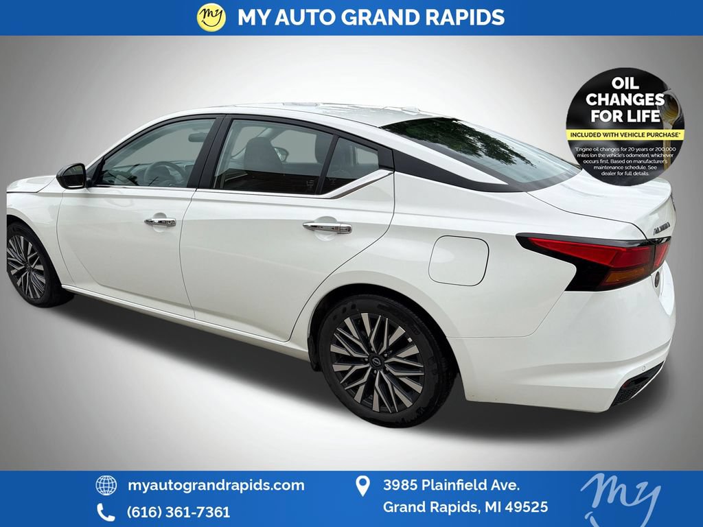 Used 2025 Nissan Altima 2.5 SV FWD image 5