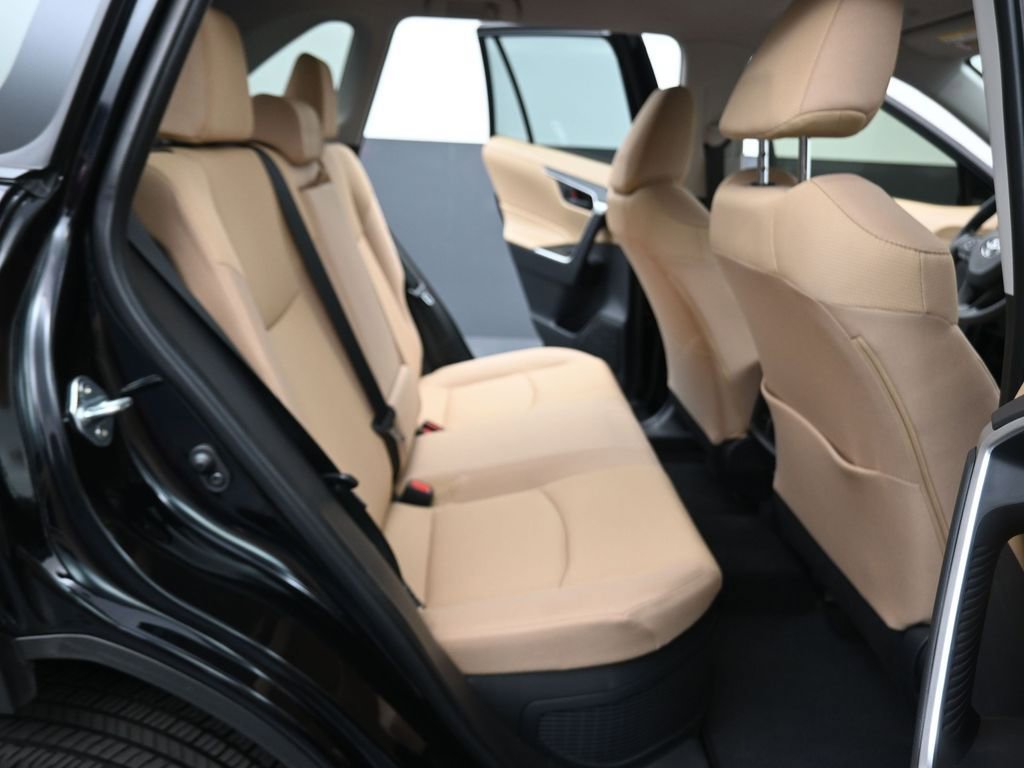 Used 2025 Toyota RAV4 LE image 13