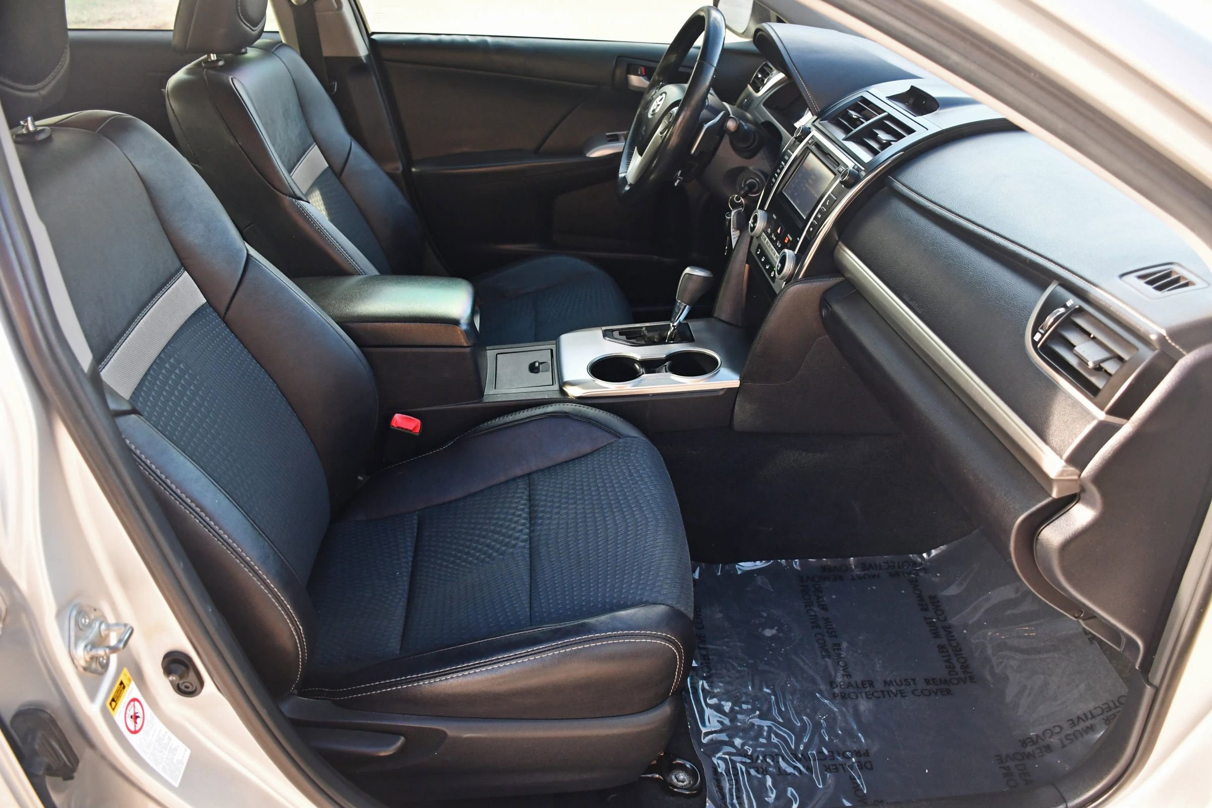 Used 2013 Toyota Camry SE FWD image 14