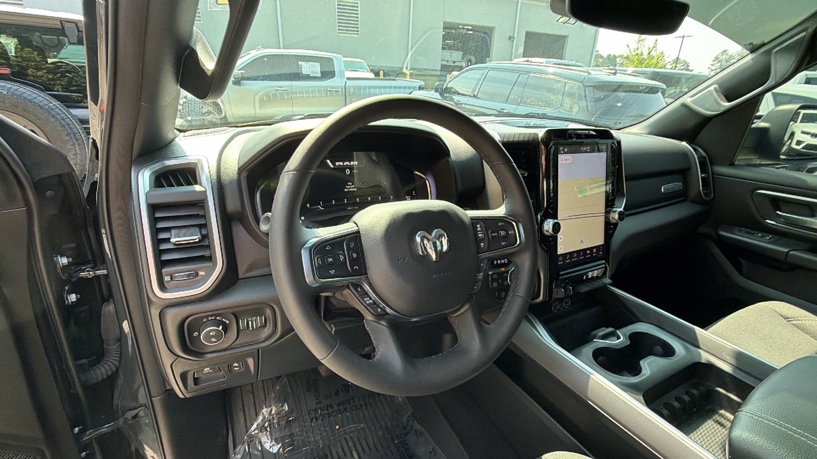 Used 2025 RAM 1500 Big Horn AWD/4WD image 24