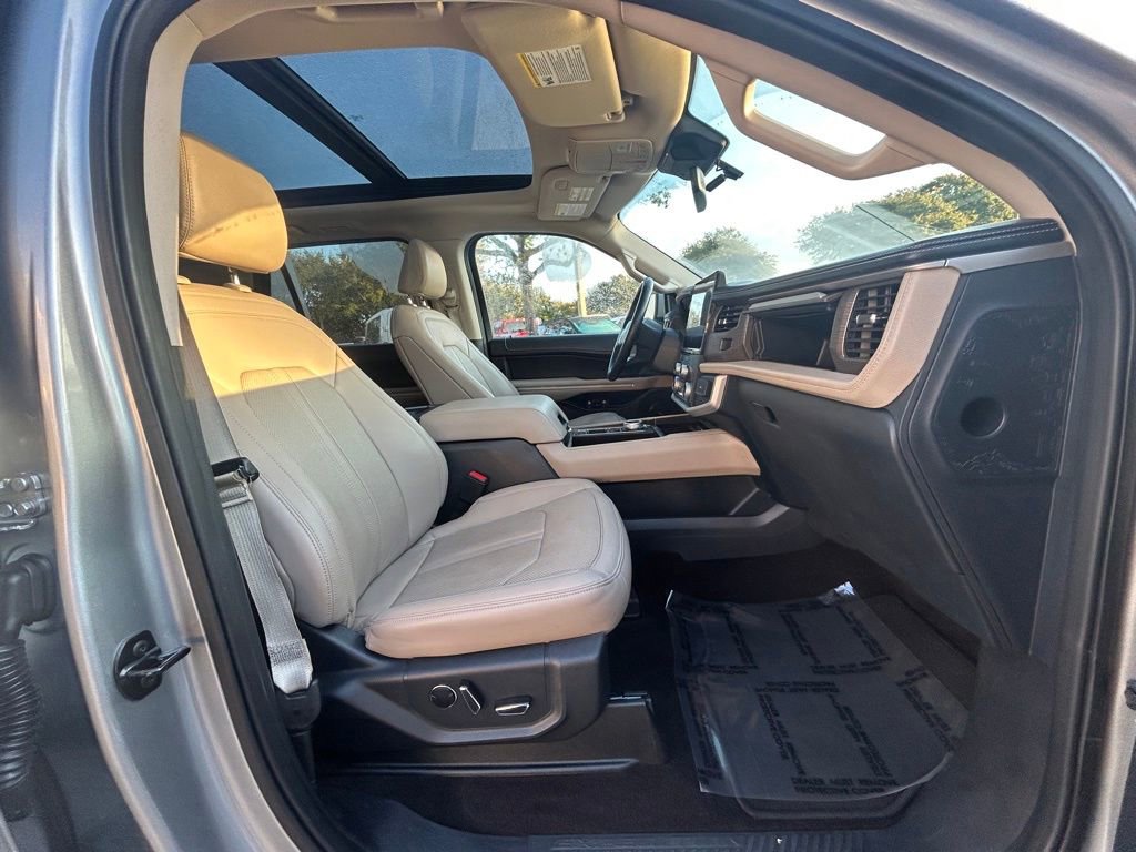 Used 2023 Ford Expedition Max Limited image 25