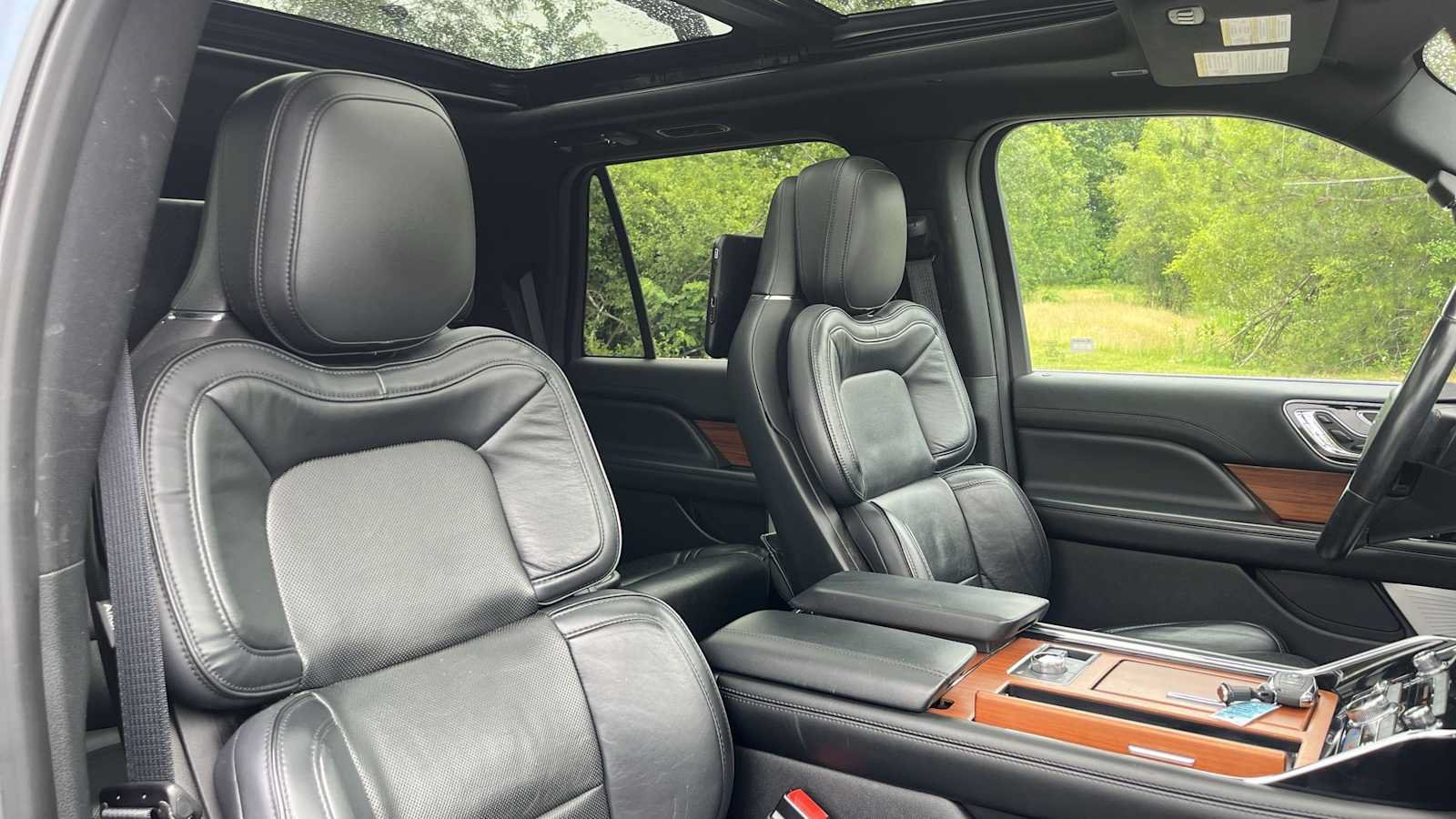 Used 2019 Lincoln Navigator Reserve AWD/4WD image 40