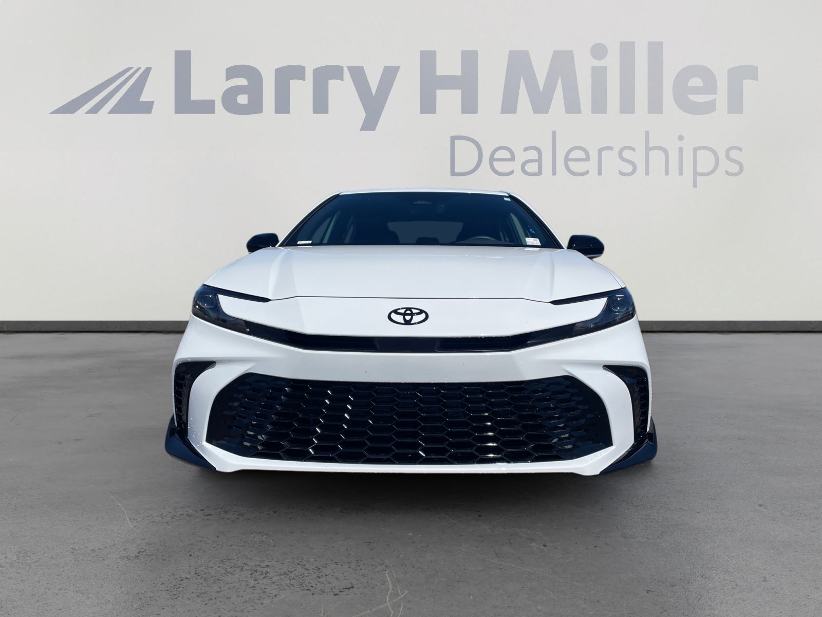 Certified 2026 Toyota Camry Hybrid w/ Multimedia Upgrade Package FWD image 8