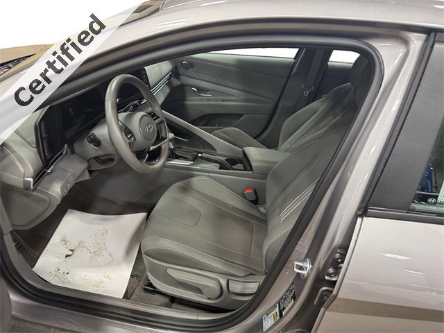 Certified 2025 Hyundai Elantra Sport image 9