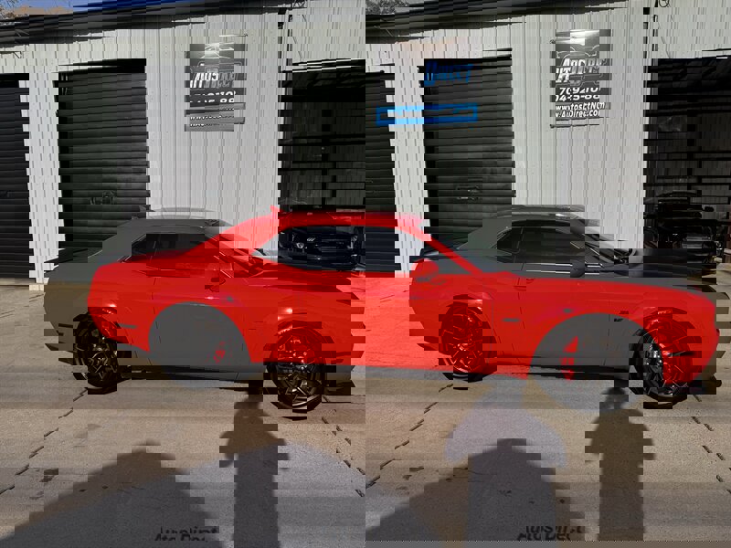 Used 2022 Dodge Challenger SRT image 9