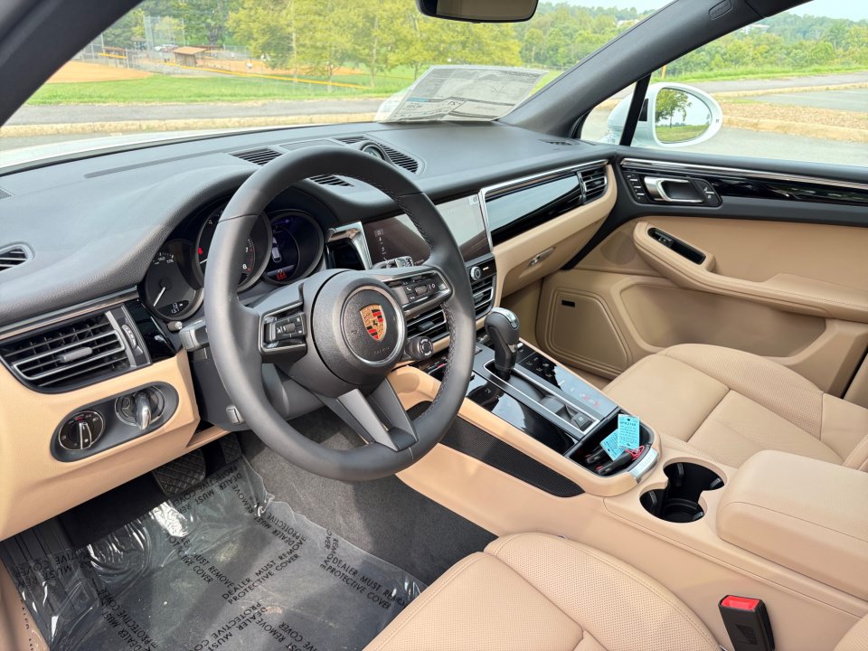New 2026 Porsche Macan AWD/4WD image 15