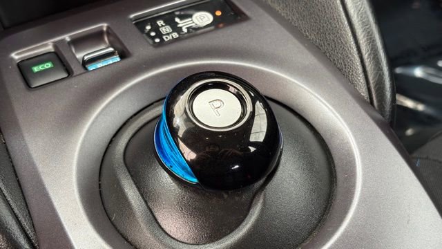 Used 2022 Nissan Leaf S image 39