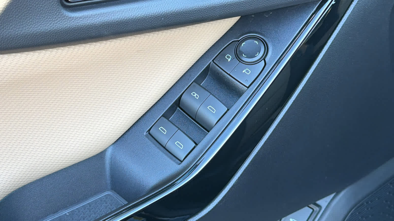 New 2026 Chevrolet Equinox ACTIV w/ Convenience Package III image 22