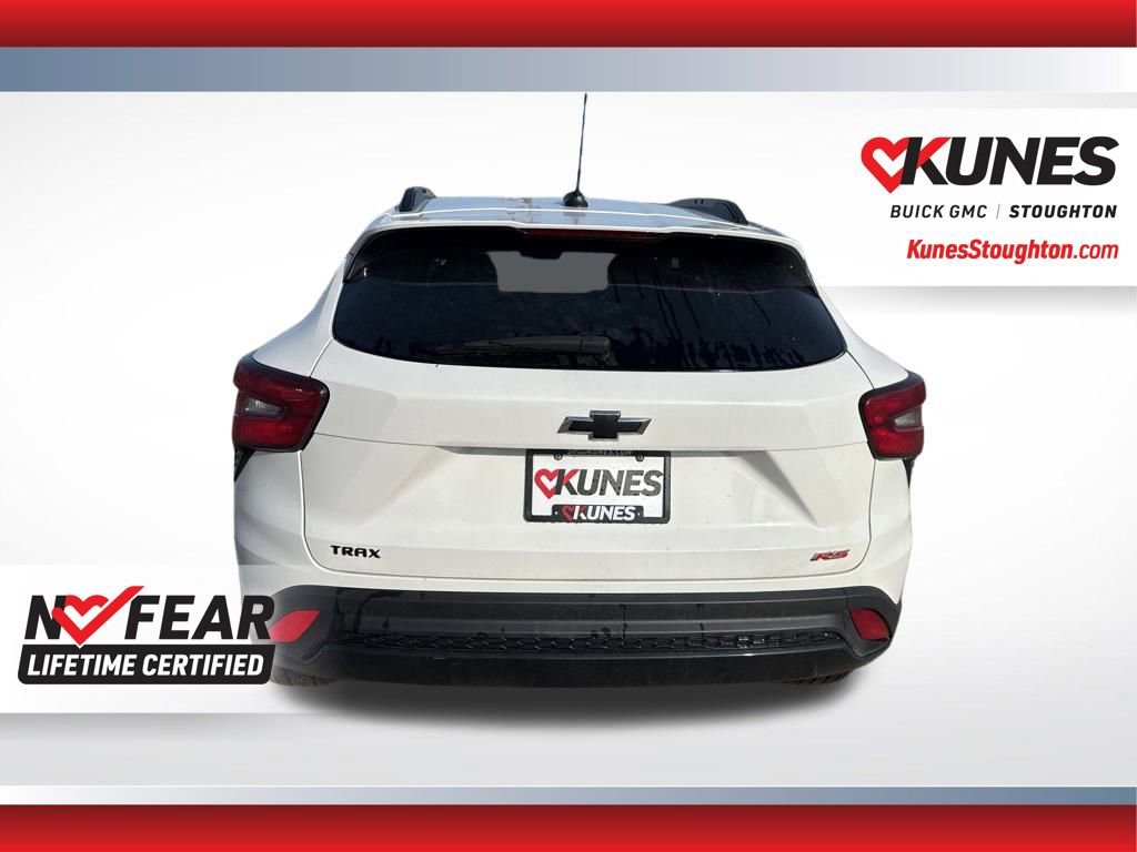Used 2024 Chevrolet Trax RS w/ Sunroof Package FWD image 10