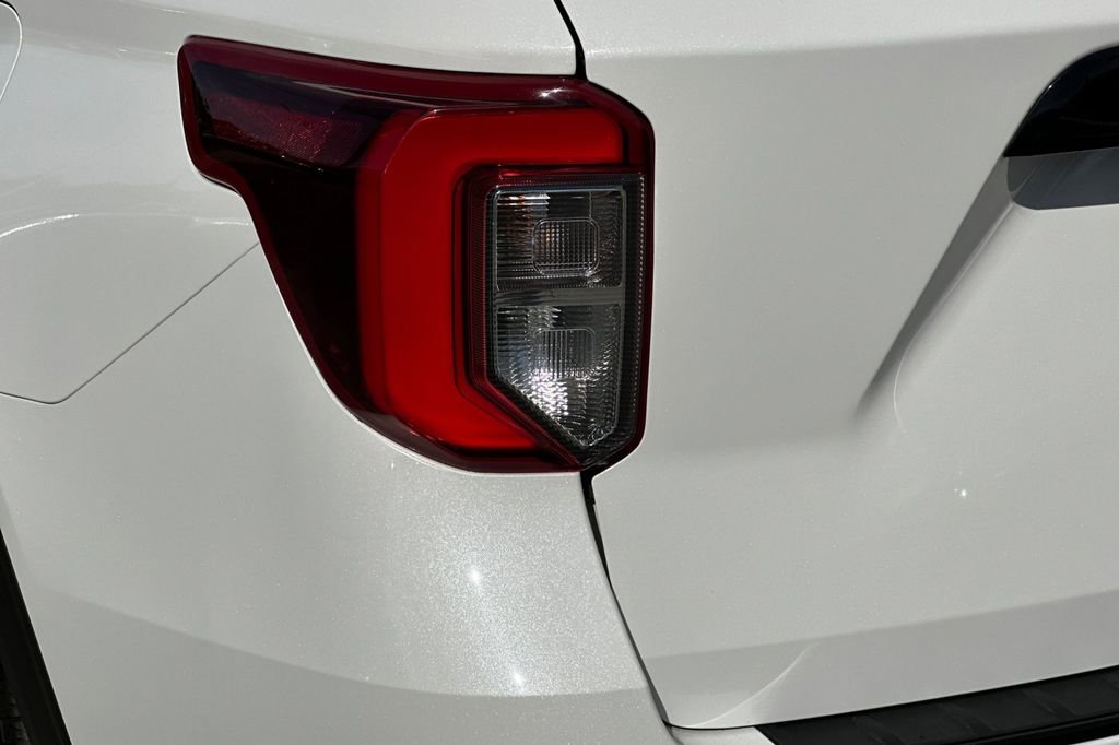 Used 2024 Ford Explorer ST-Line w/ Class IV Trailer Tow Package image 28