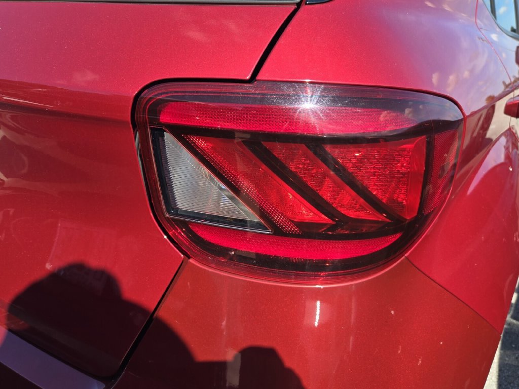 Certified 2024 Hyundai Venue Limited FWD image 8