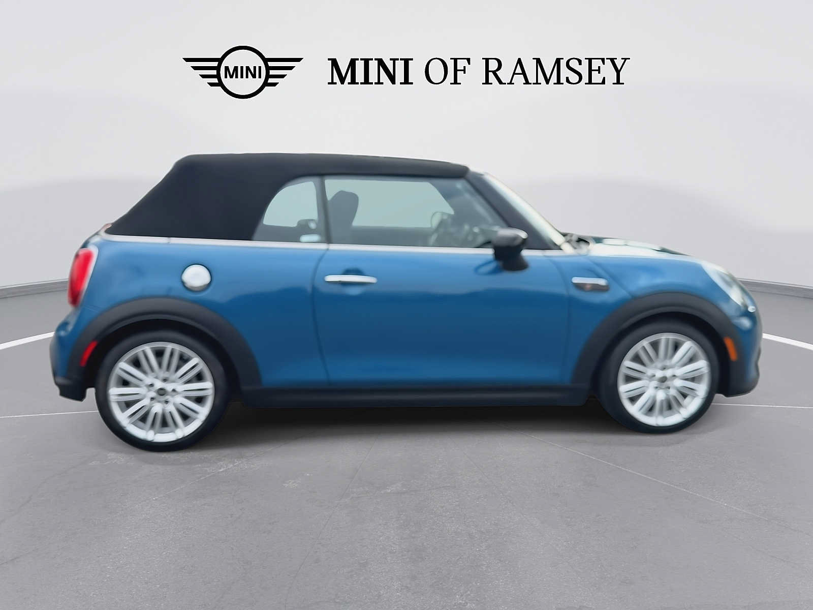 Used 2022 MINI Cooper S w/ Premium Package FWD image 9