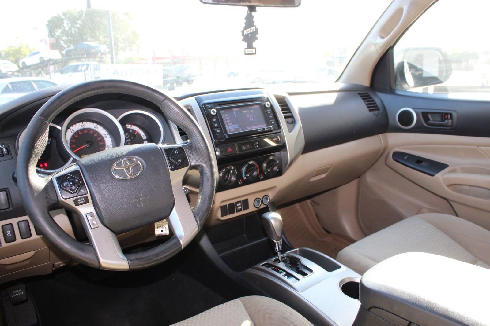 Used 2014 Toyota Tacoma PreRunner w/ SR5 Package RWD image 17