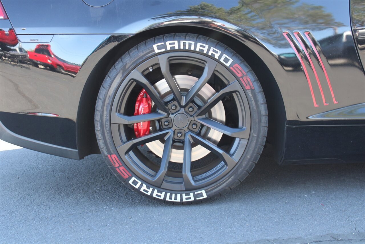Used 2014 Chevrolet Camaro SS w/ SS Performance Package RWD image 6