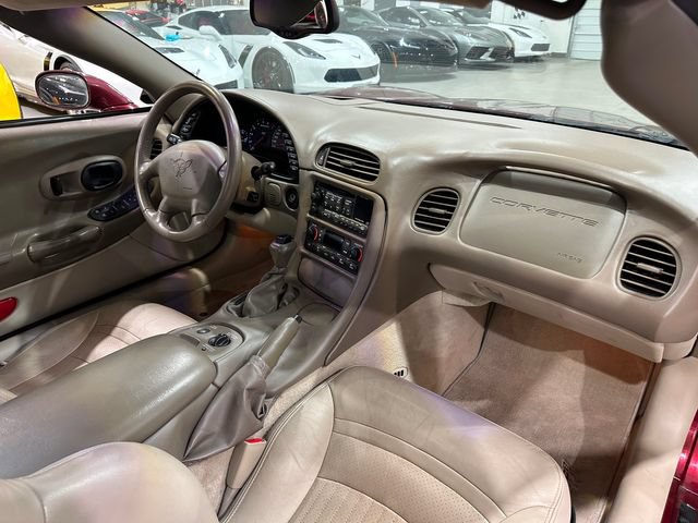 Used 2003 Chevrolet Corvette Coupe w/ Preferred Equipment Group RWD image 8
