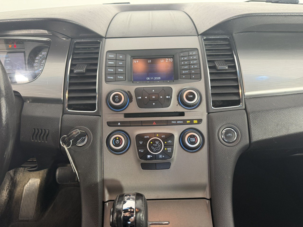 Used 2018 Ford Taurus SEL FWD image 17