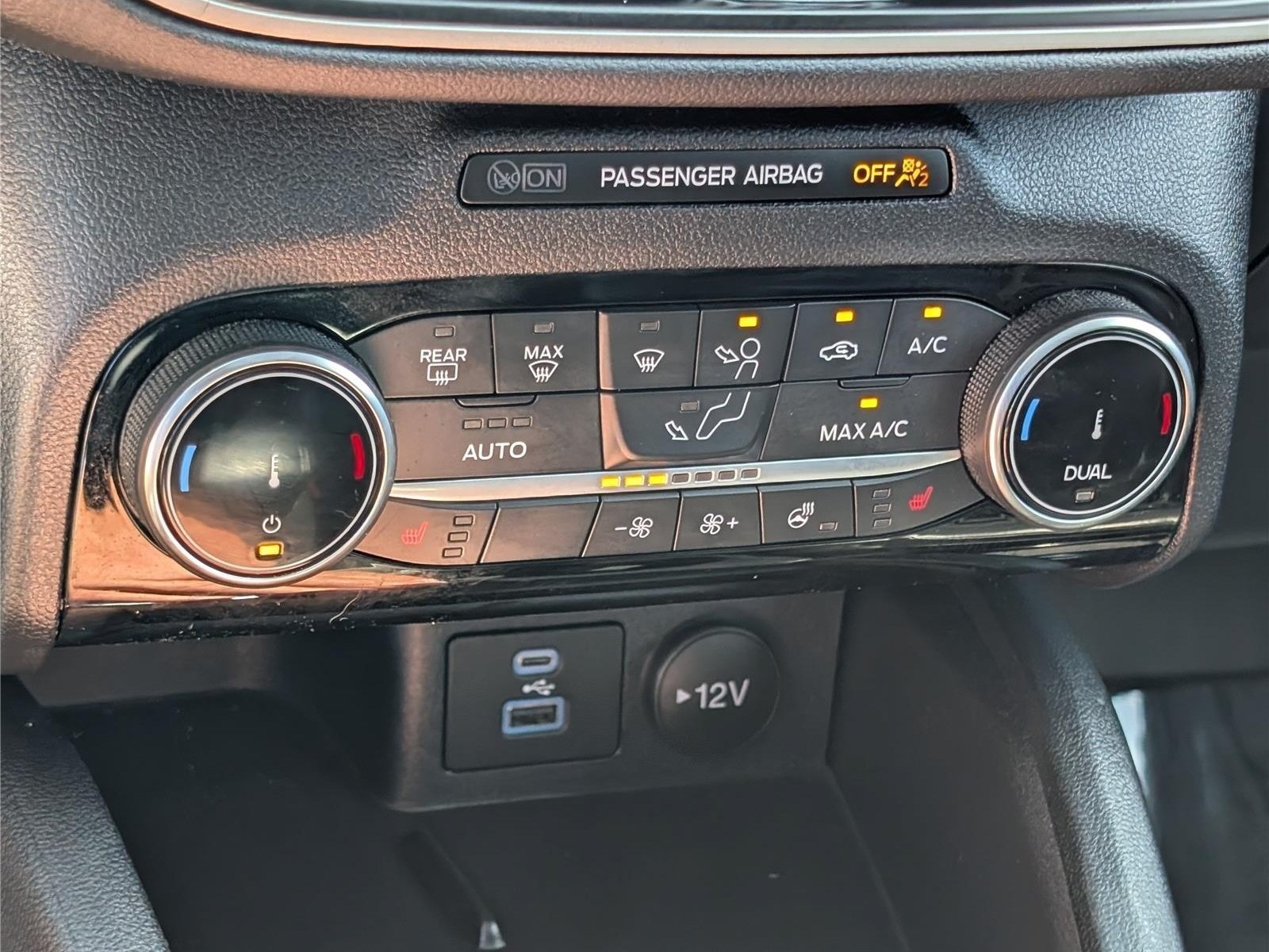 Used 2022 Ford Escape SEL w/ Technology Package AWD/4WD image 25