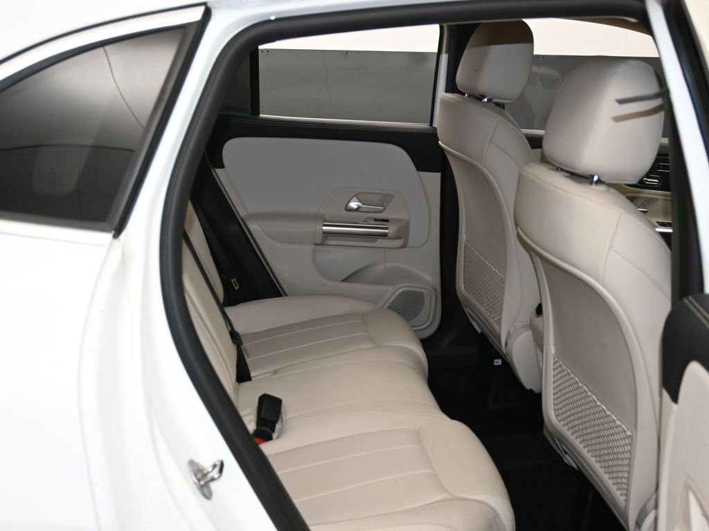 Used 2022 Mercedes-Benz GLA 250 w/ Premium Package Lite image 37