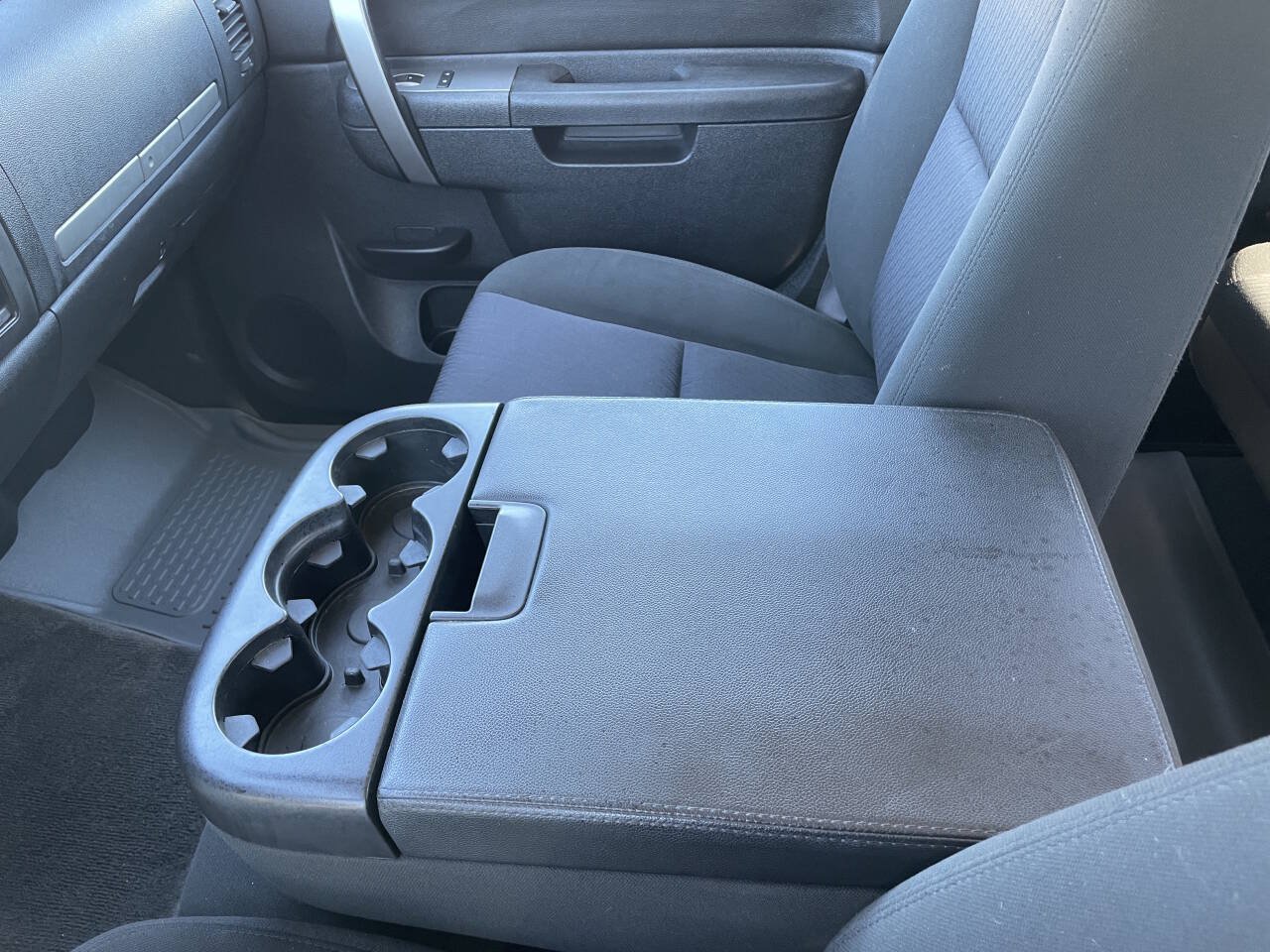 Used 2014 Chevrolet Silverado 2500 LT w/ Interior Plus Package AWD/4WD image 28
