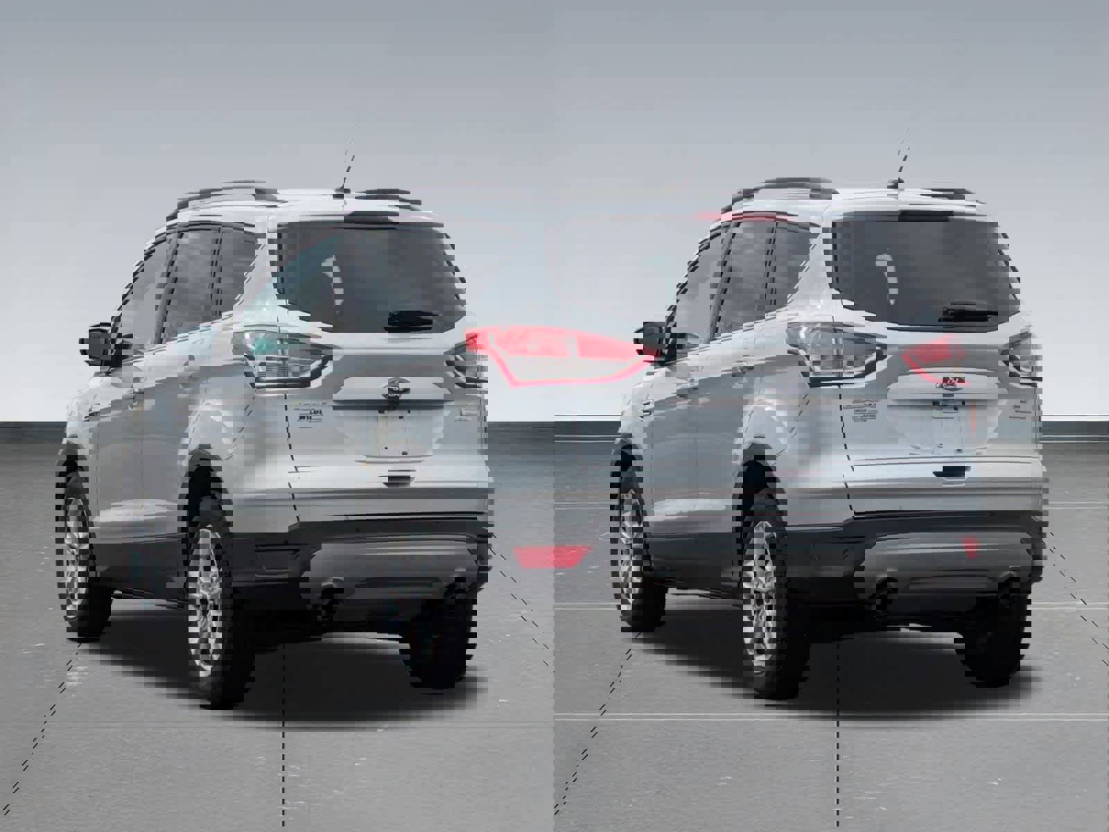 Used 2015 Ford Escape SE w/ Equipment Group 201A image 4