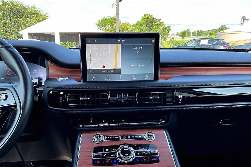 Used 2024 Lincoln Aviator Reserve AWD/4WD image 11