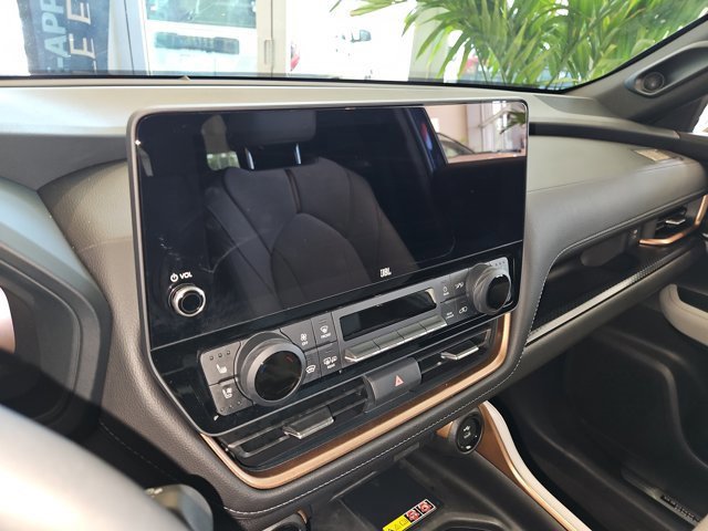 New 2025 Toyota Grand Highlander MAX Platinum image 24