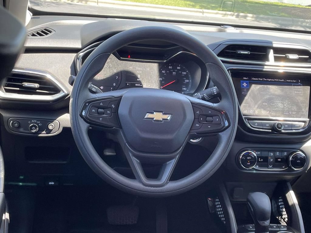 Used 2023 Chevrolet TrailBlazer LT w/ Convenience Package FWD image 16