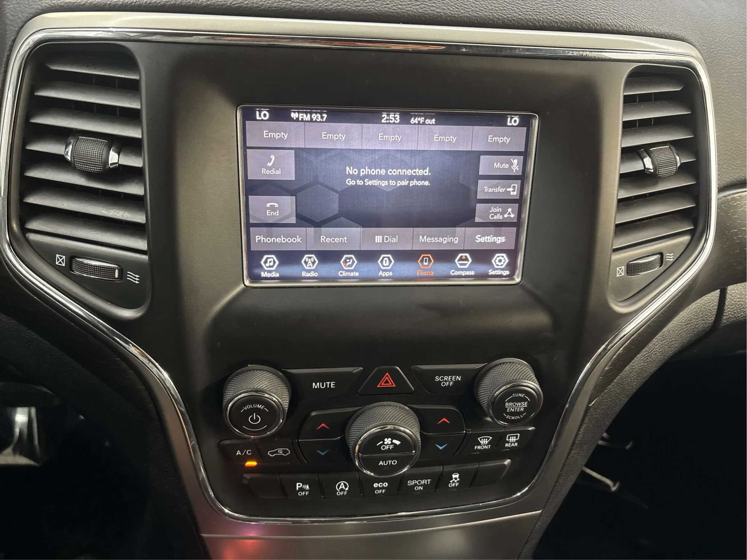Used 2018 Jeep Grand Cherokee Laredo AWD/4WD image 41
