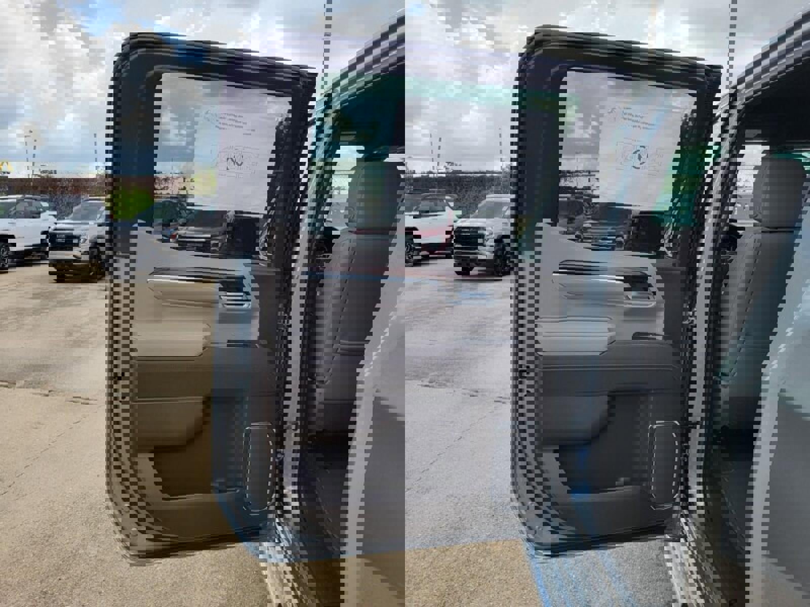 New 2026 GMC Sierra 1500 SLT w/ SLT Premium Package image 28