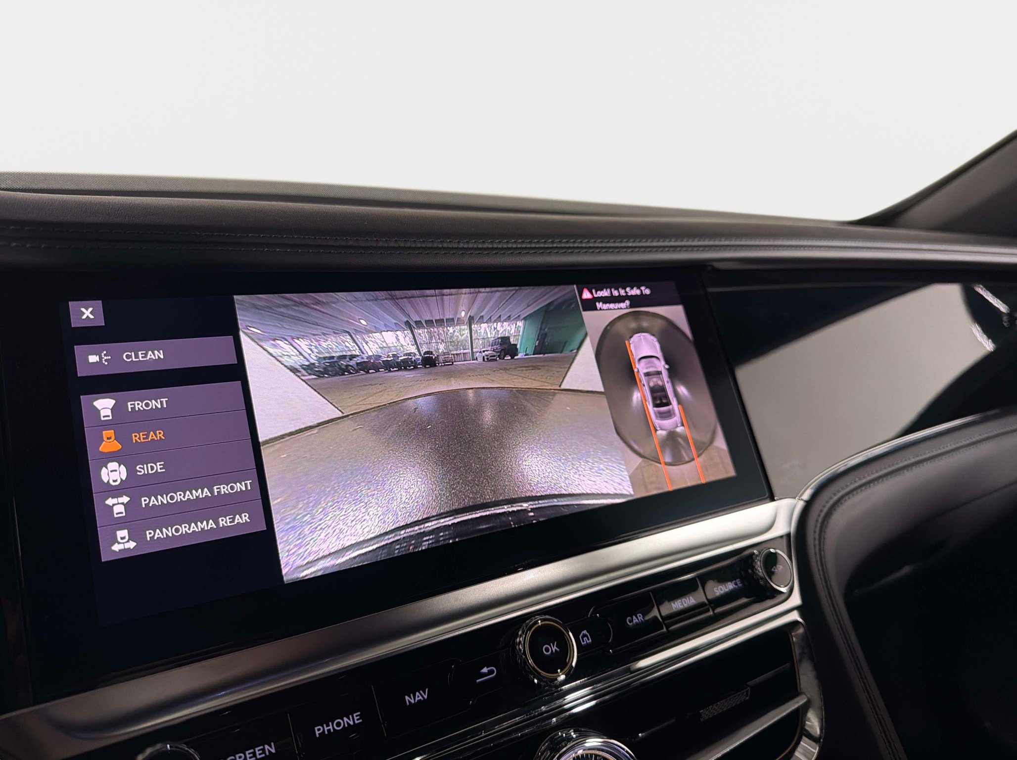 Used 2022 Bentley Flying Spur Plug-In Hybrid AWD/4WD image 43