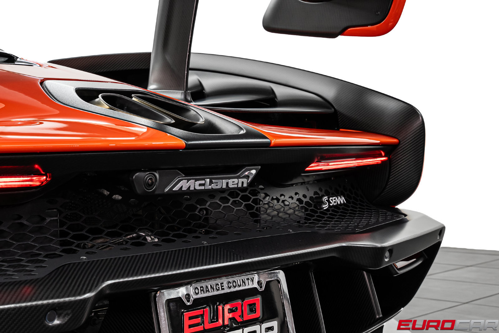Used 2019 McLaren Senna RWD image 42