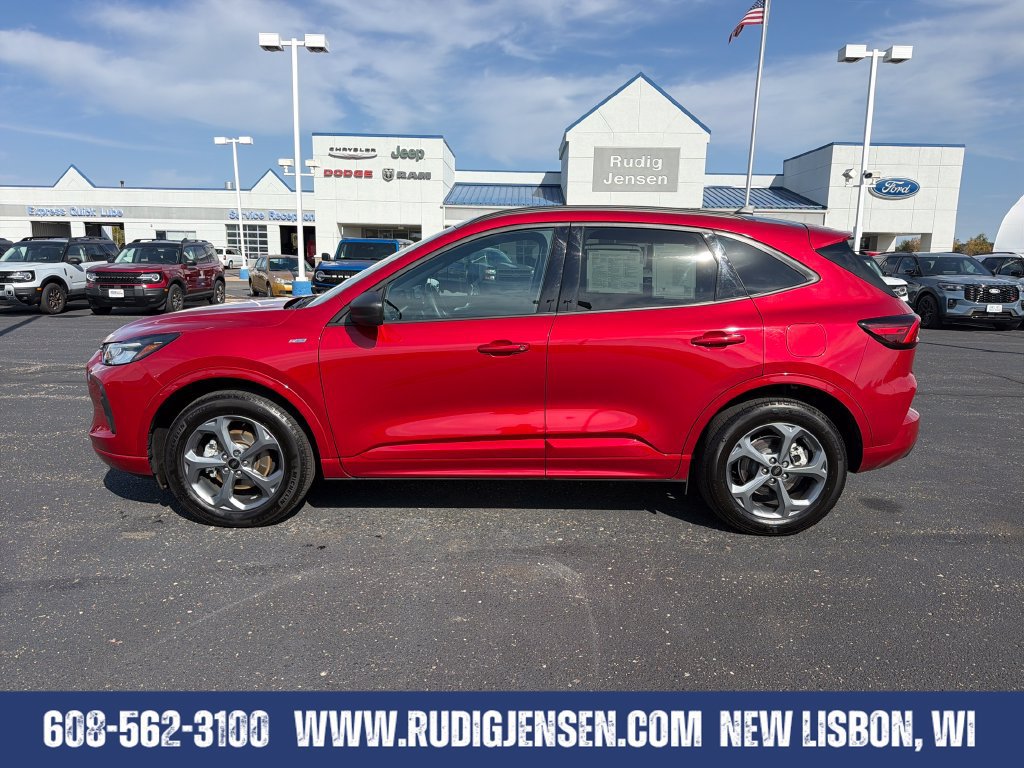Used 2024 Ford Escape ST-Line w/ Tech Pack #1 AWD/4WD image 2