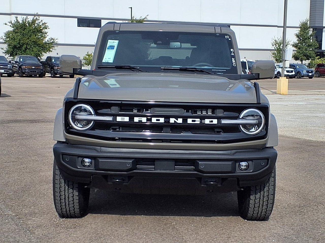 New 2026 Ford Bronco Outer Banks AWD/4WD image 2