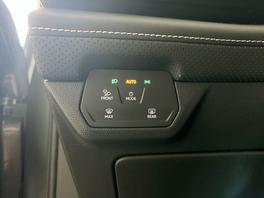 New 2025 Volkswagen Atlas Cross Sport SE image 14