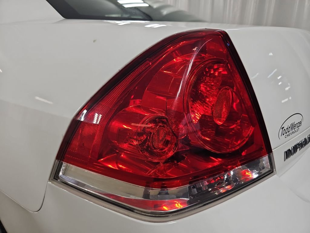 Used 2015 Chevrolet Impala LT w/ LT Sunroof Package image 38