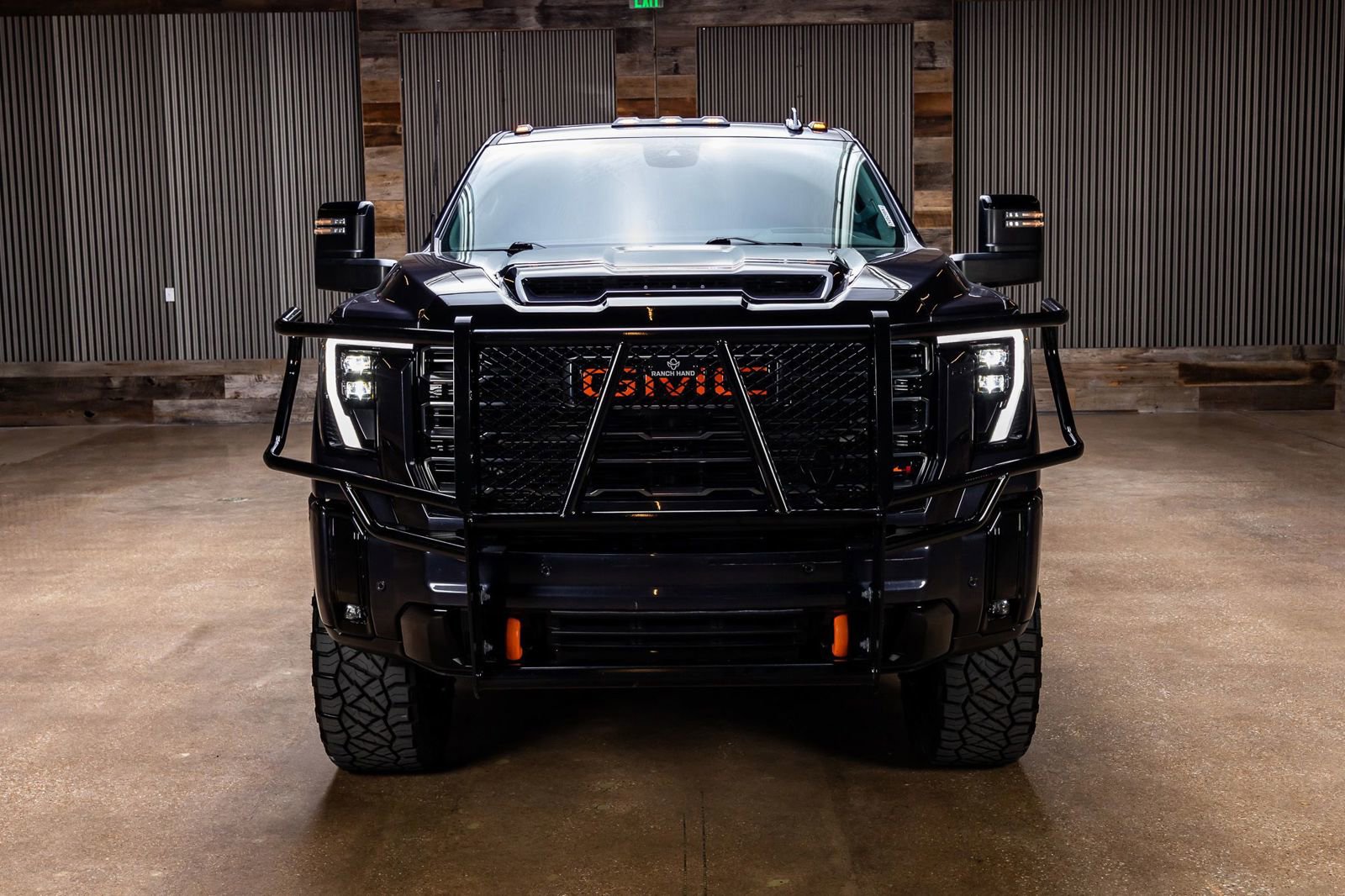 Used 2025 GMC Sierra 2500 AT4 w/ AT4 Premium Plus Package AWD/4WD image 2