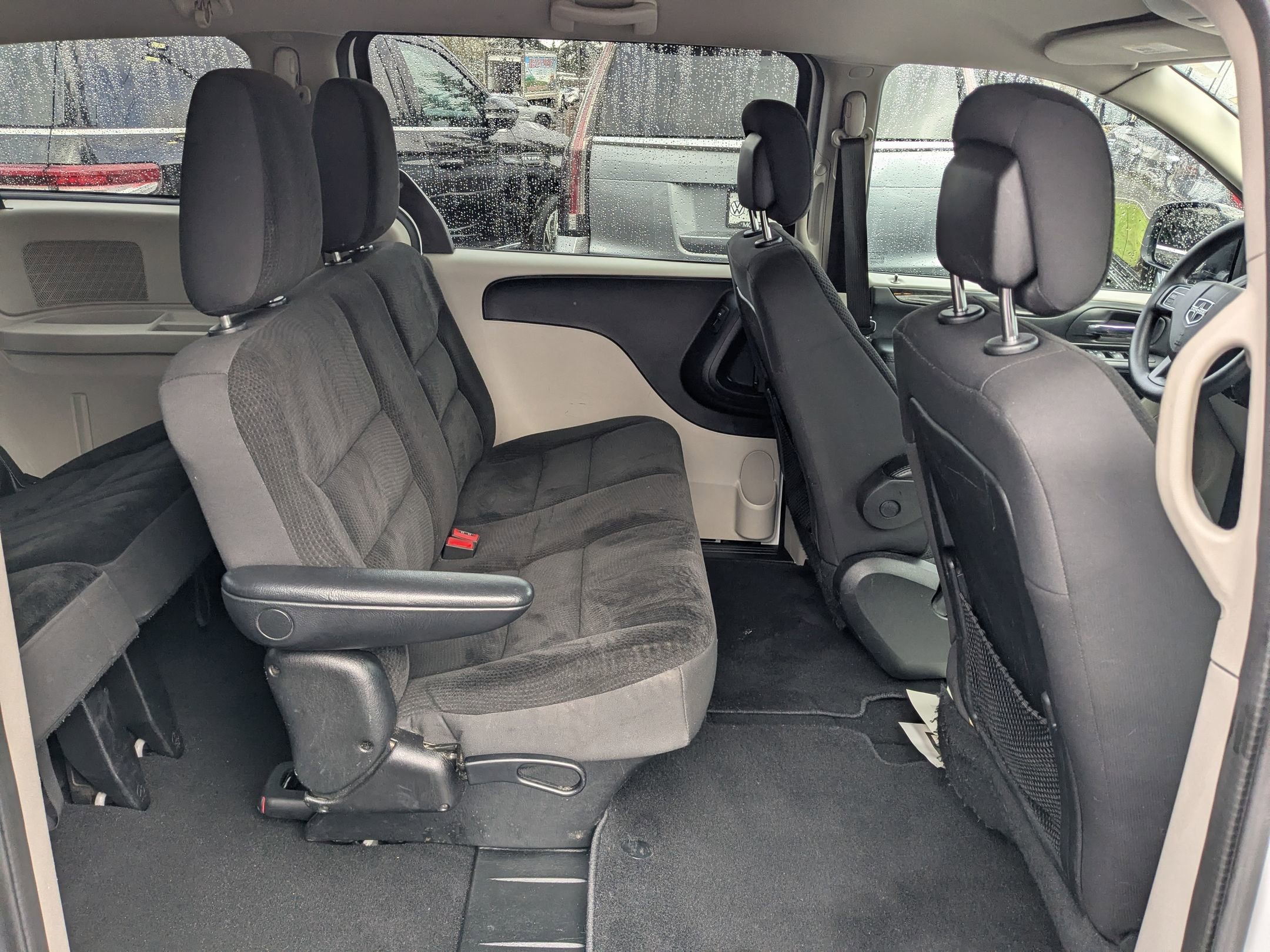 Used 2019 Dodge Grand Caravan SE image 27
